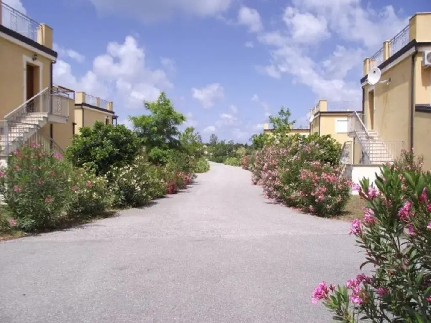 Pizzo Beach Club Resort