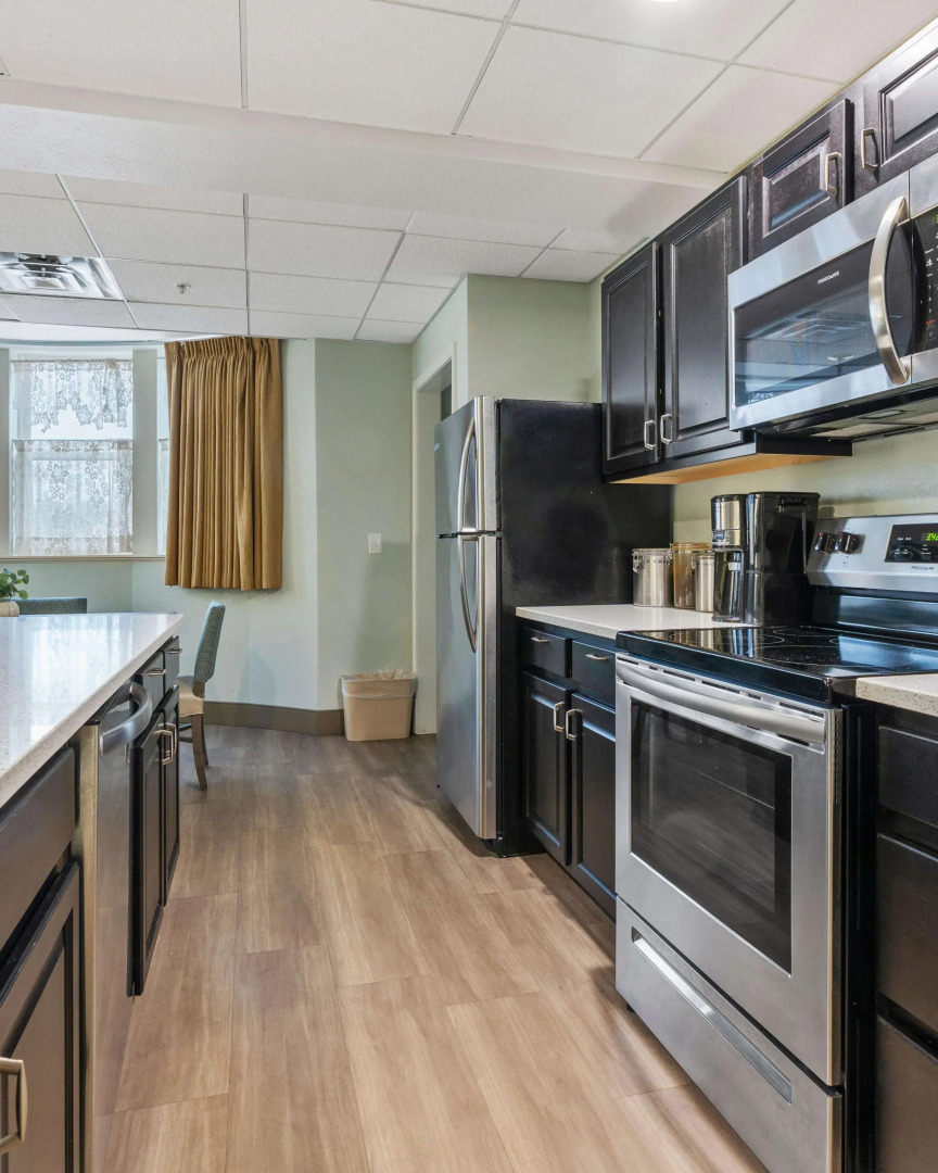 Cherry Tree Inn & Suites