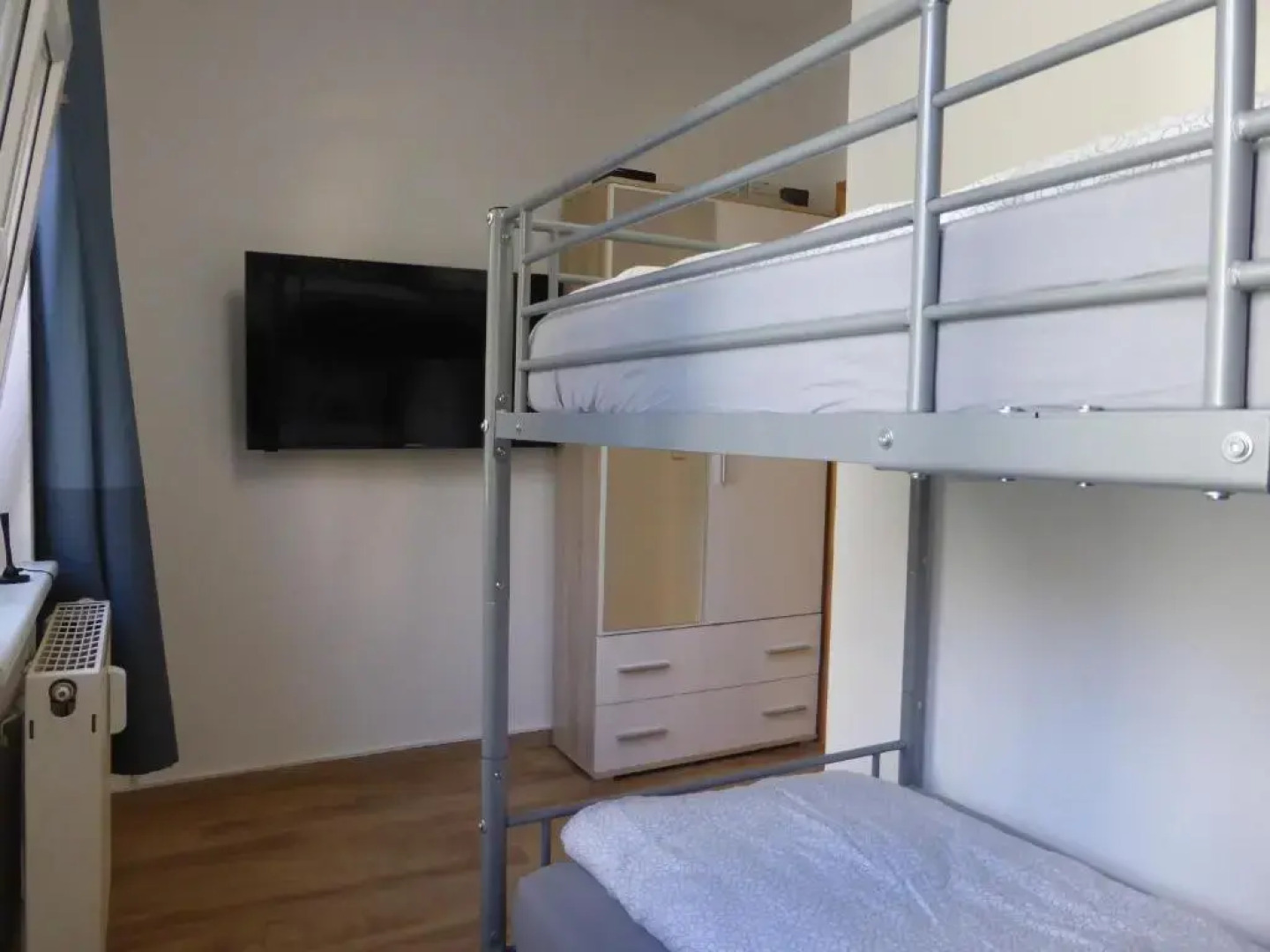 Apartment Ferienwohnung Martin Luther, 3 Schlafzimmer, free WiFi, Nähe Zentrum, klimatisiert, hell, offen, sehr schön,