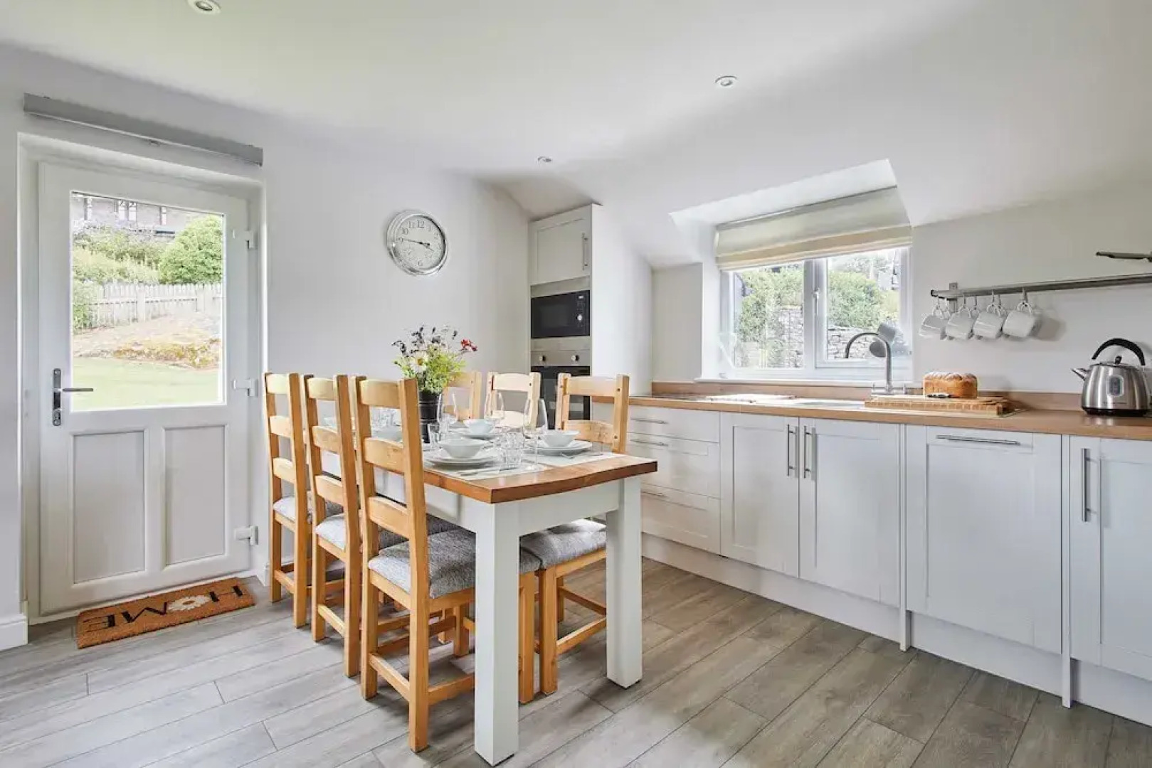 Host Stay Trem Y Cwm