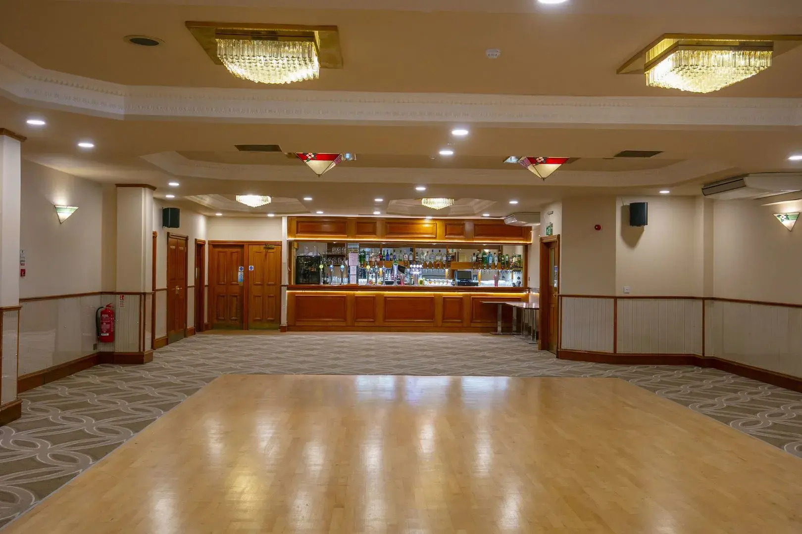 Woodlands Hotel, BW Signature Collection