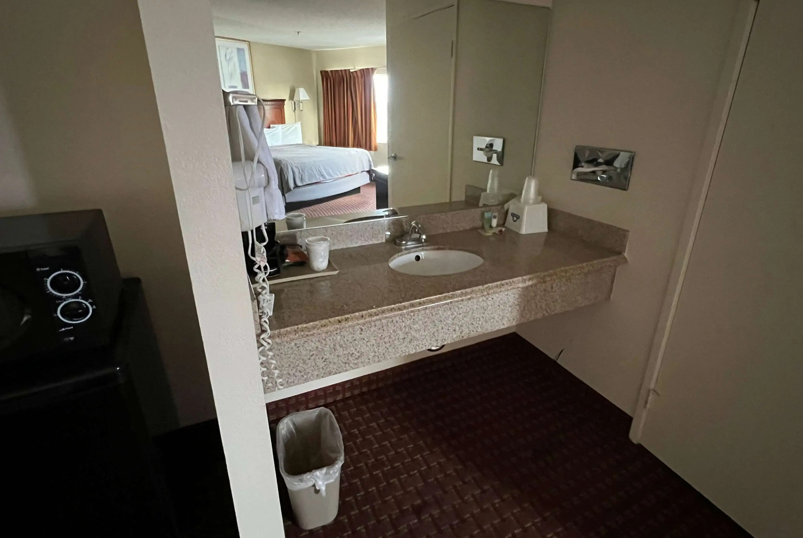 Days Inn & Suites by Wyndham Rancho Cordova