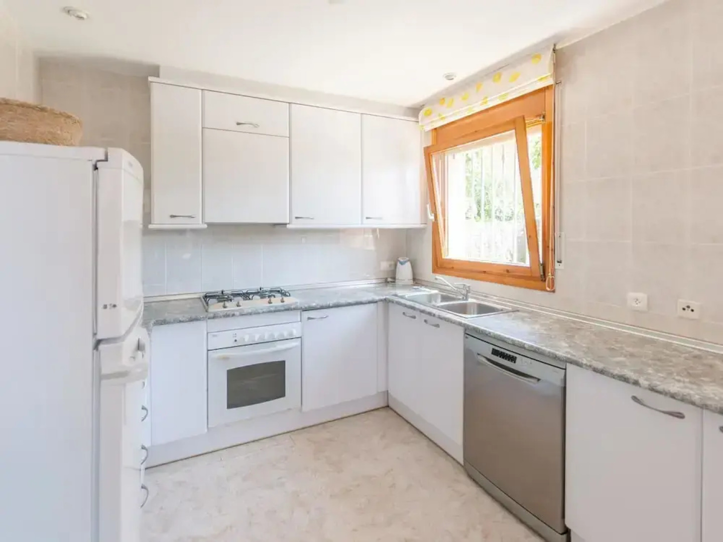 Luxurious Villa St Pere Pescador With Swimming Pool