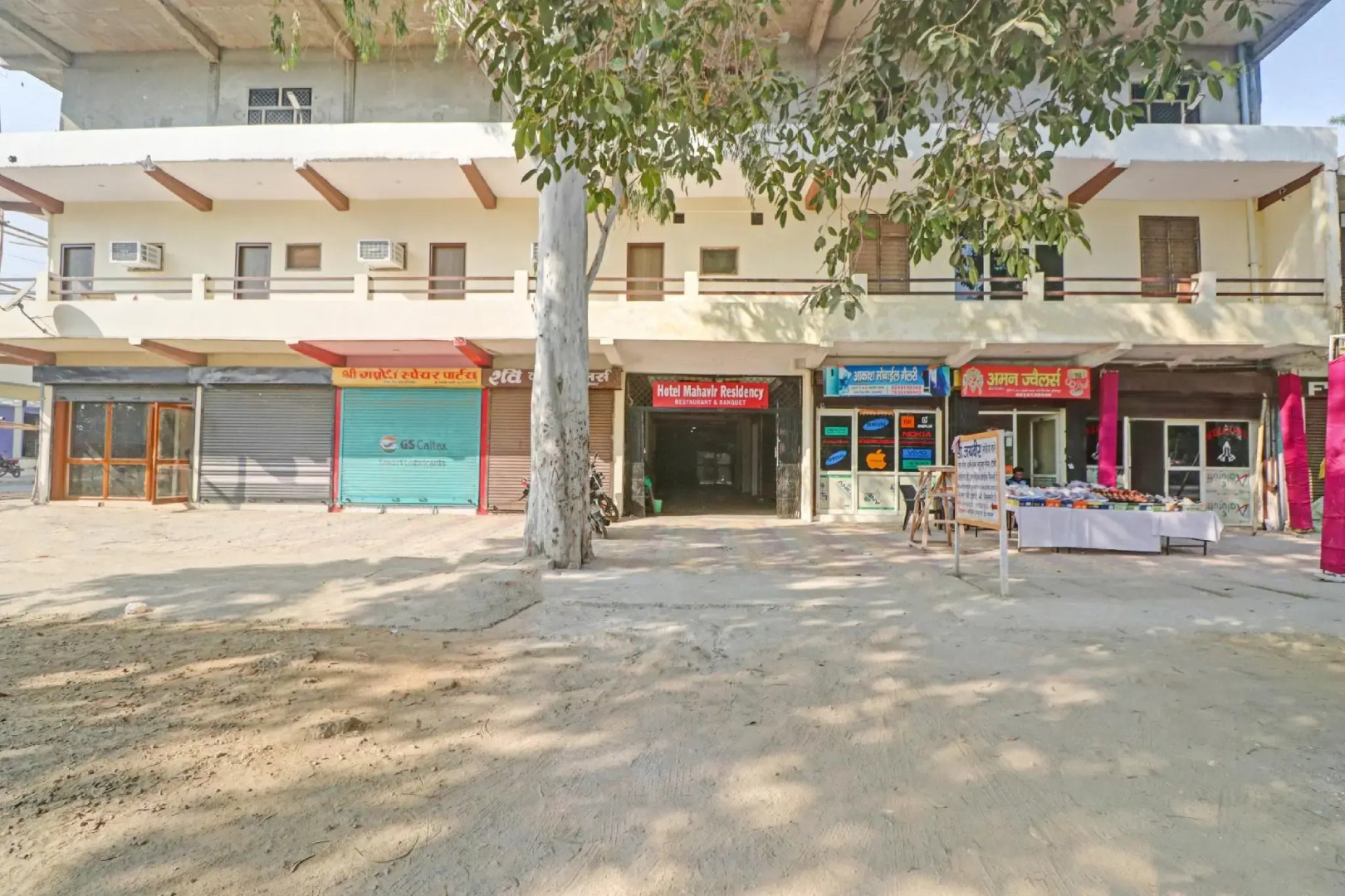 OYO 84266 Mahaveer Residency