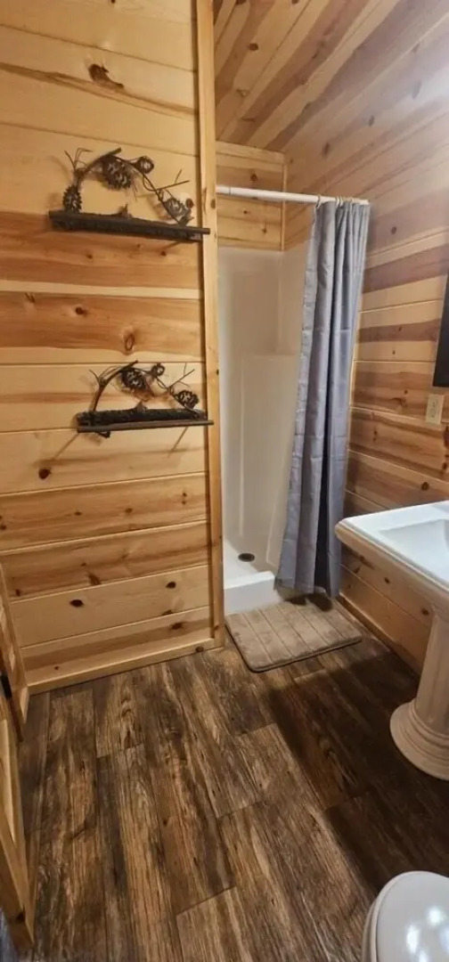 Arabella Cozy Nest With Hot Tub and Fire Pit in the Backyard by Redawning