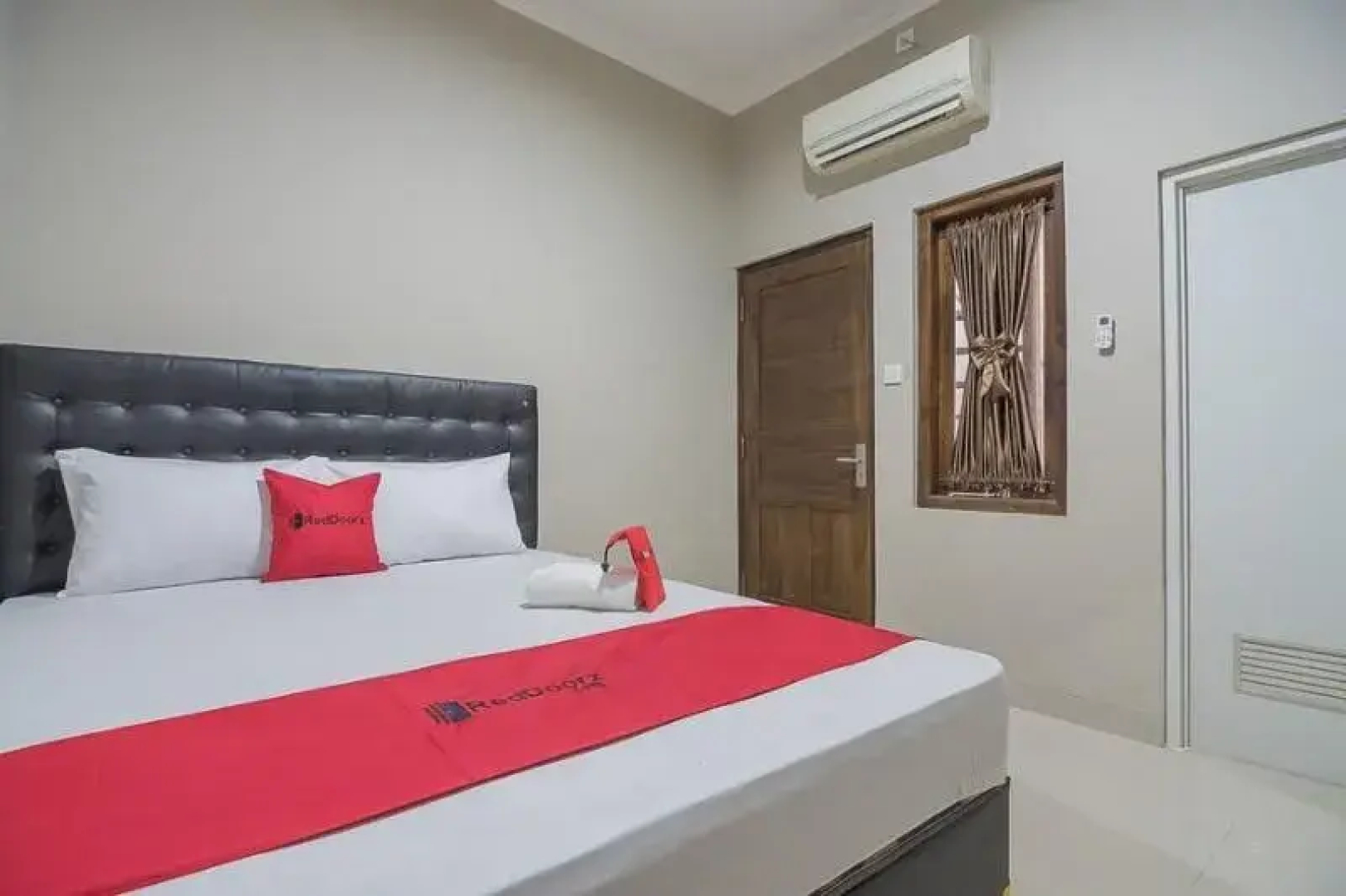 RedDoorz near Ambarukmo Yogyakarta