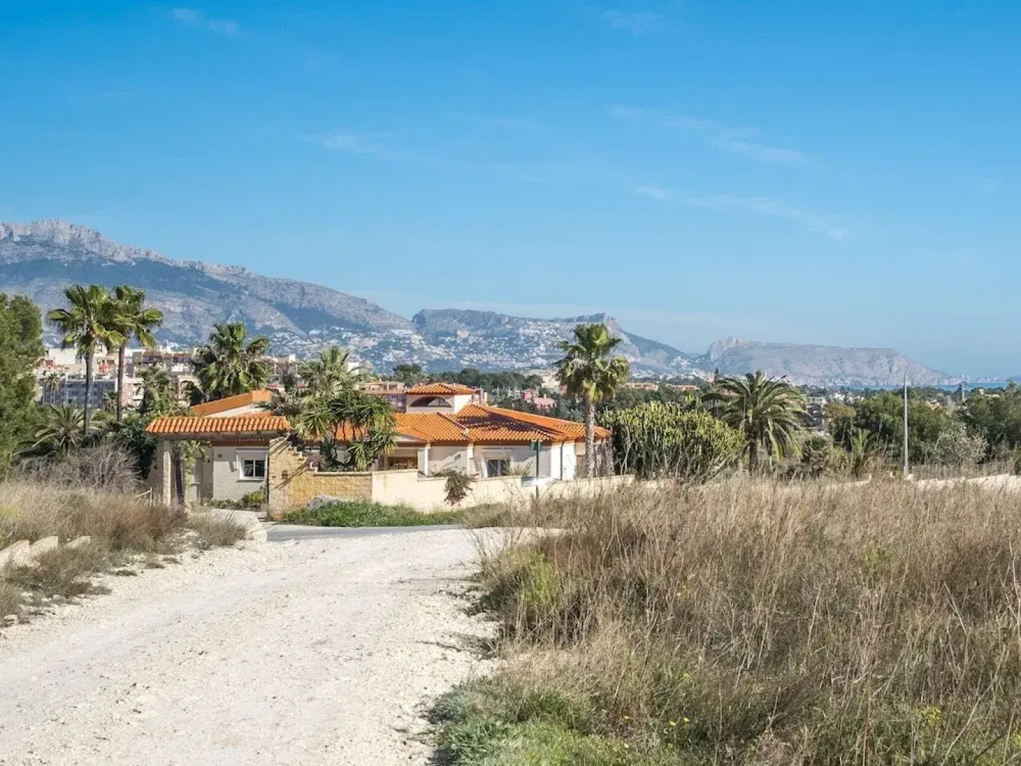 Deluxe Apartment in Albir With Pool & Garden