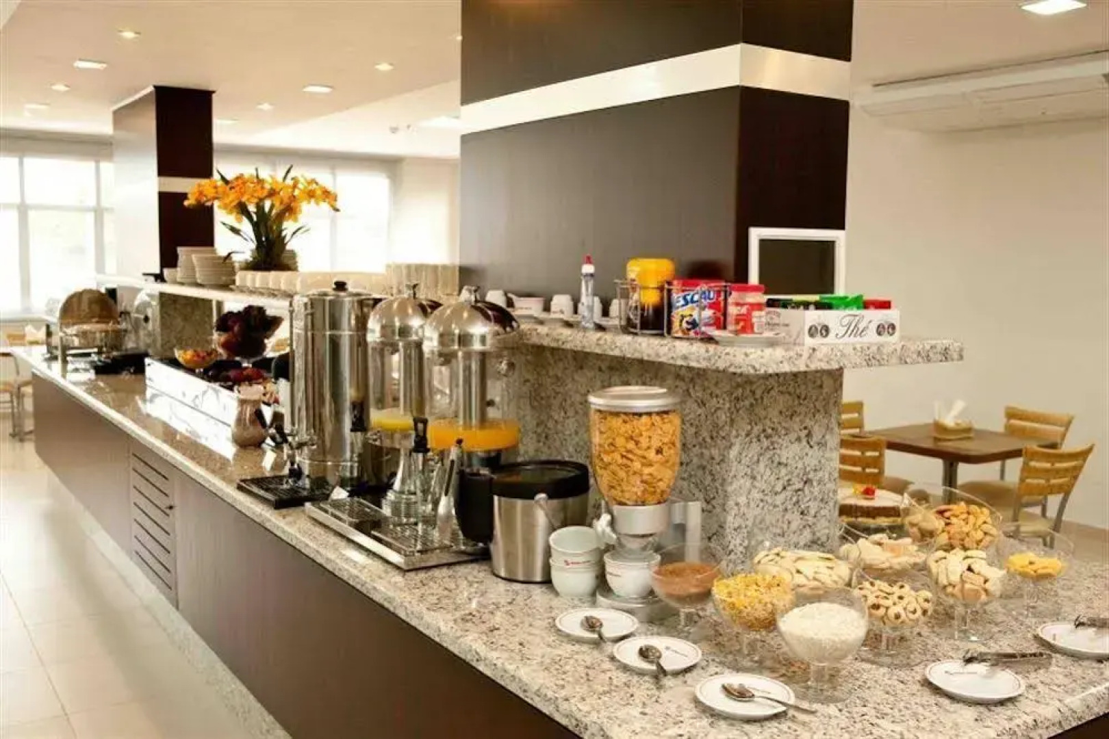 Serras Hotel