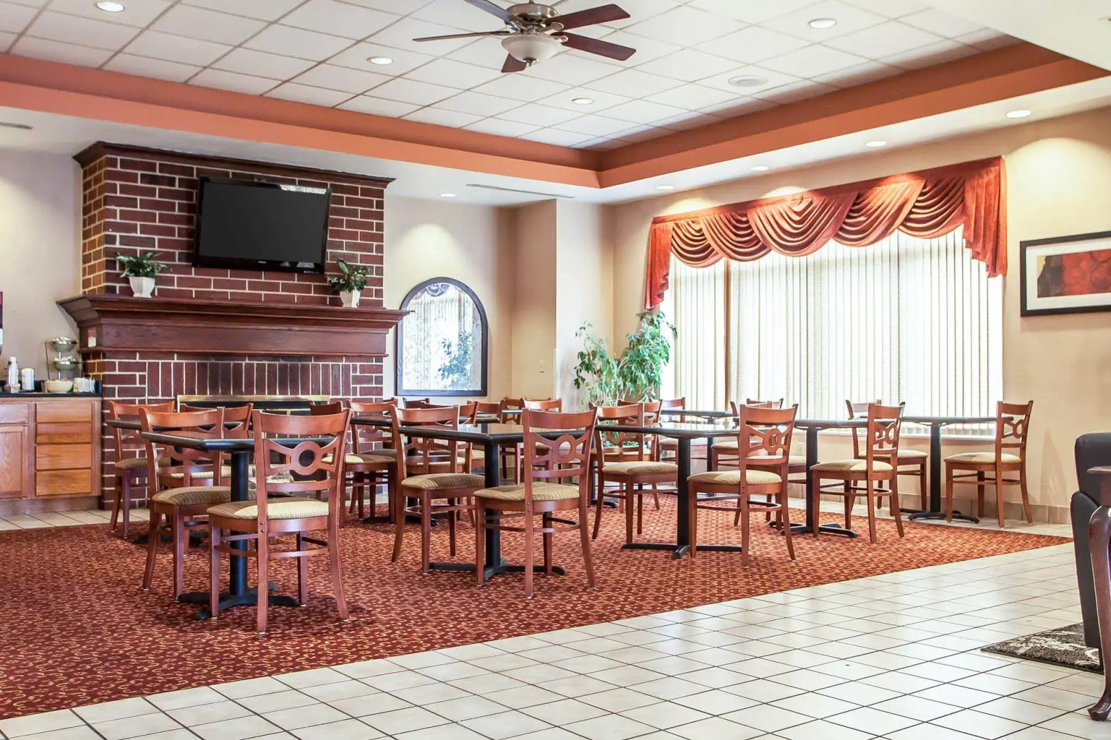 Quality Suites Milwaukee Airport