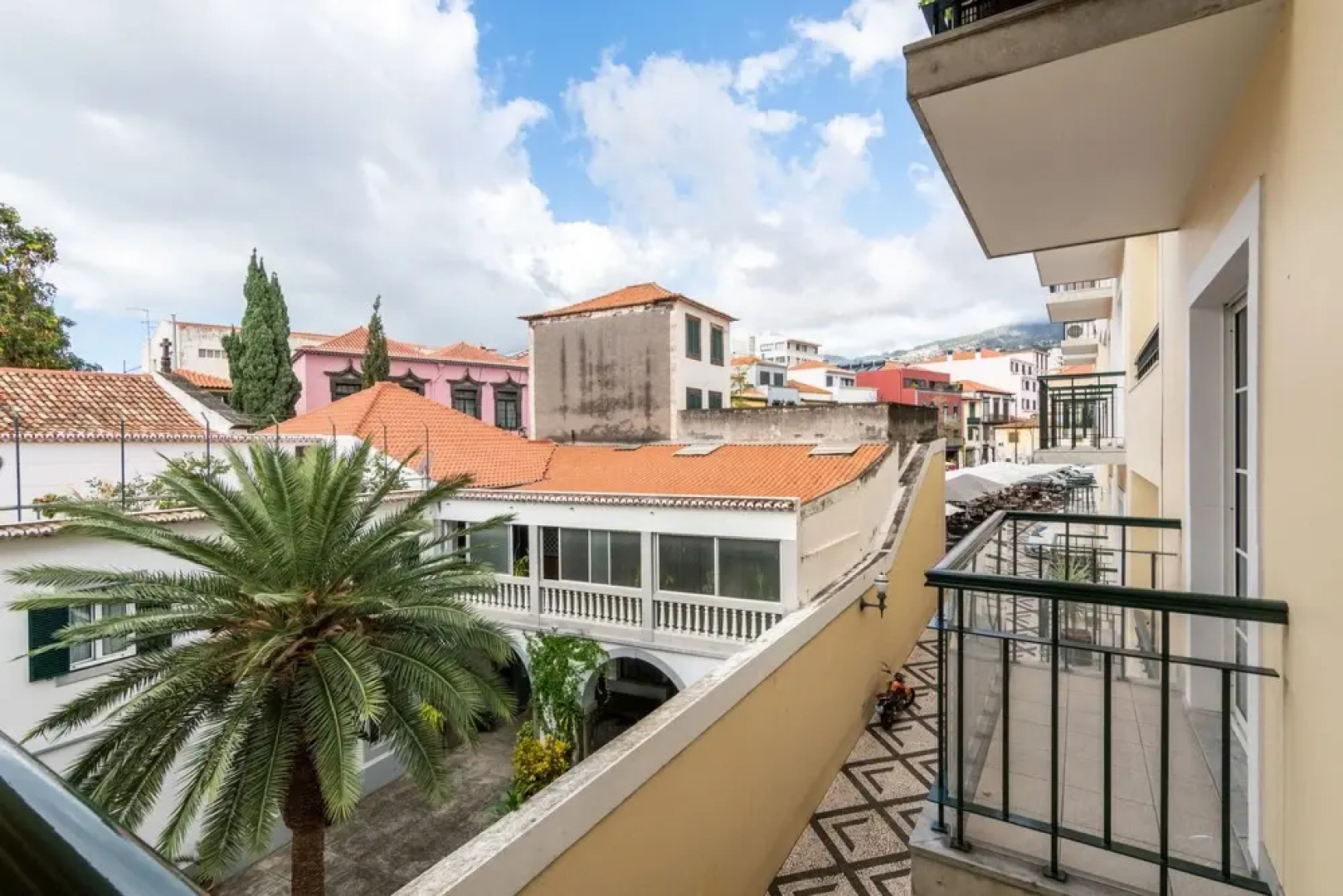 Feels Like Home Funchal Spacious Apartment with Balcony