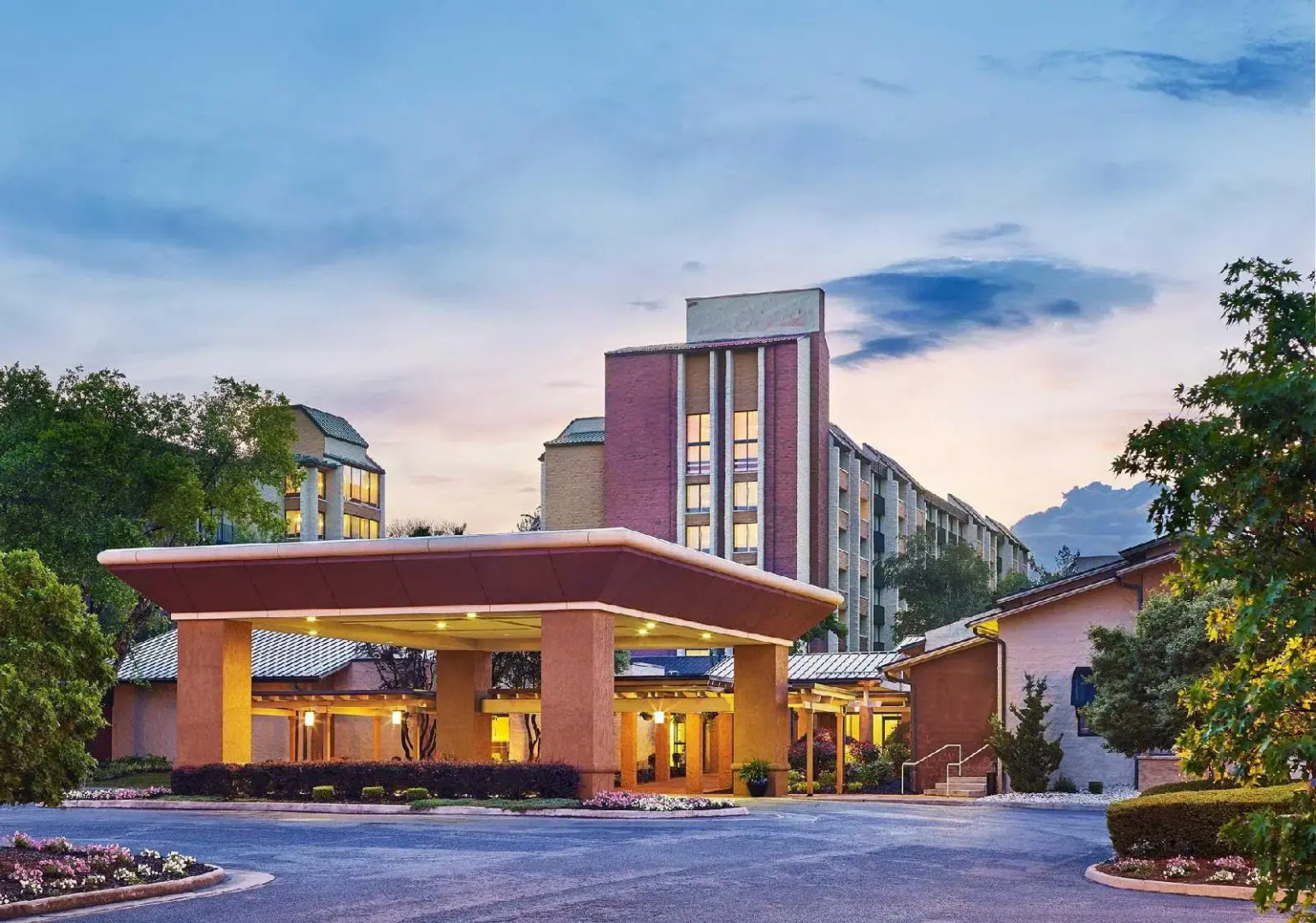 Sheraton Roanoke Hotel & Conference Center
