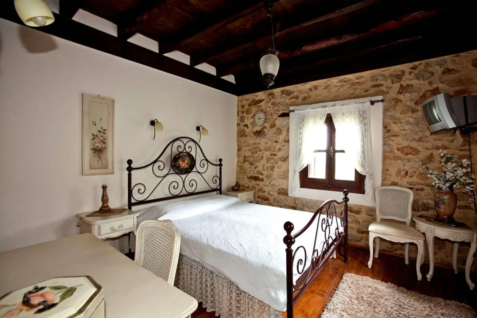 Guest House - To Archontiko