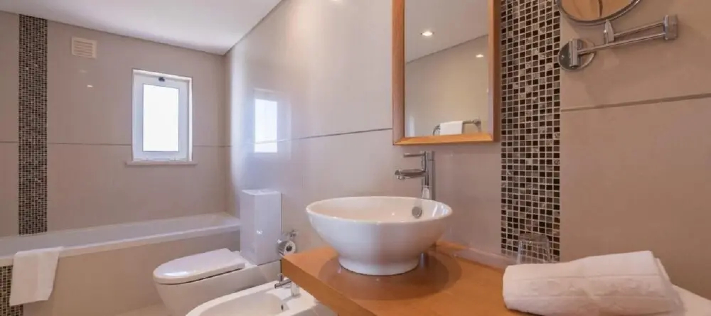 Sensational 2 Bedroom Townhouse 4 People