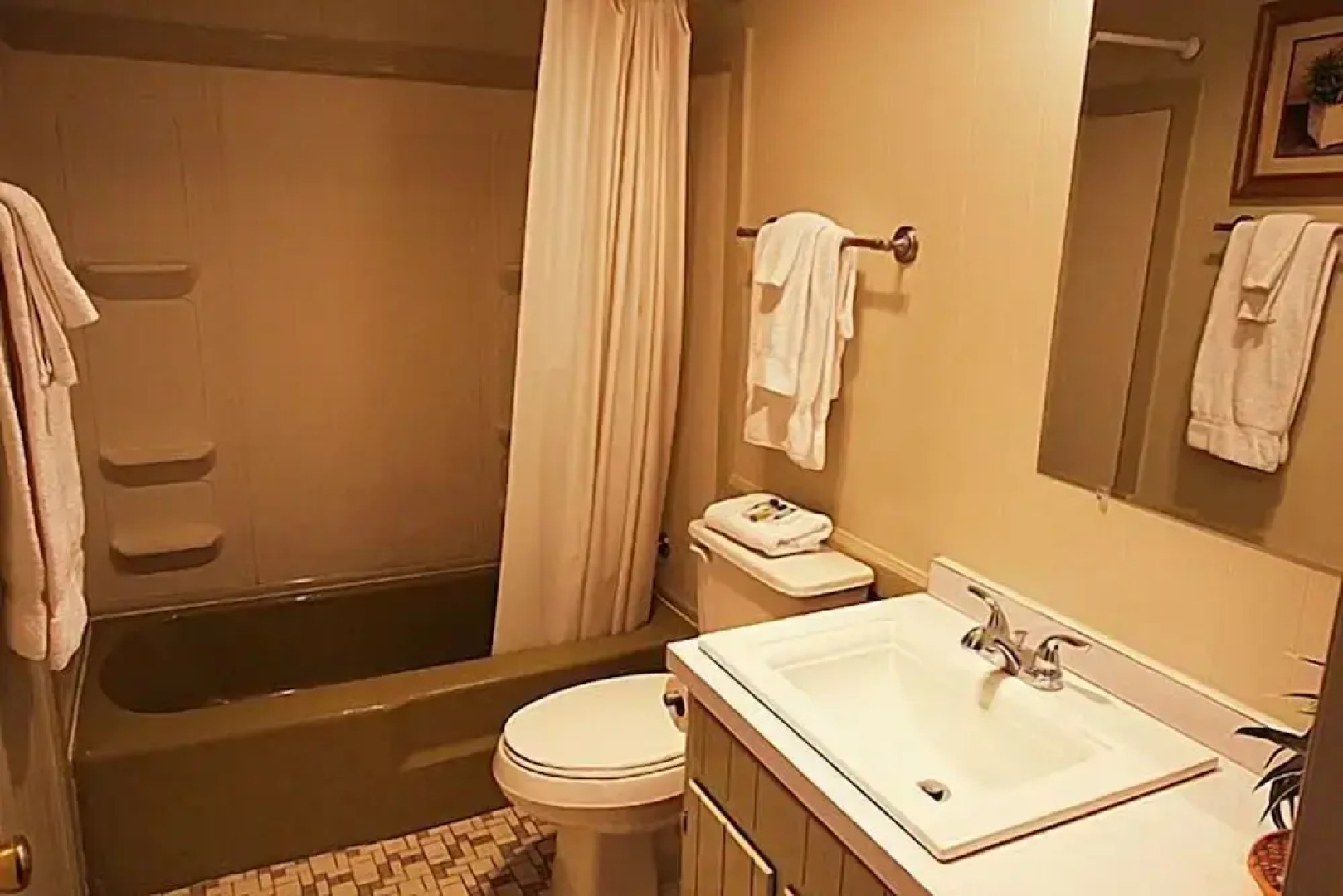 Lakeside Resort-Lakeside Cabins