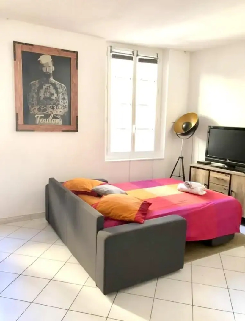 Apartment with One Bedroom in Toulon, with Wifi
