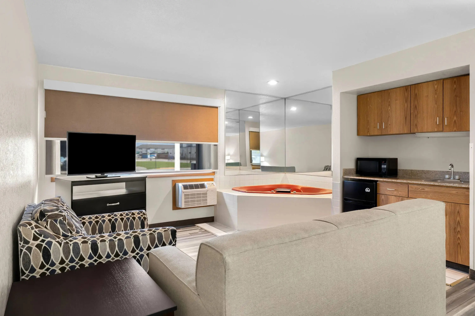 Super 8 by Wyndham La Crosse