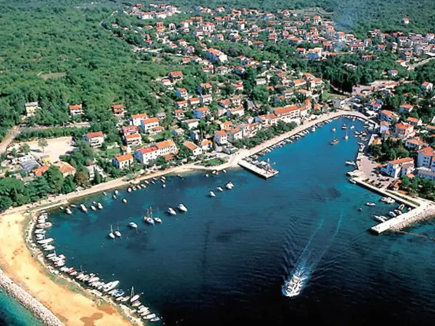 Apartment in Sveti Vid Near the Adriatic