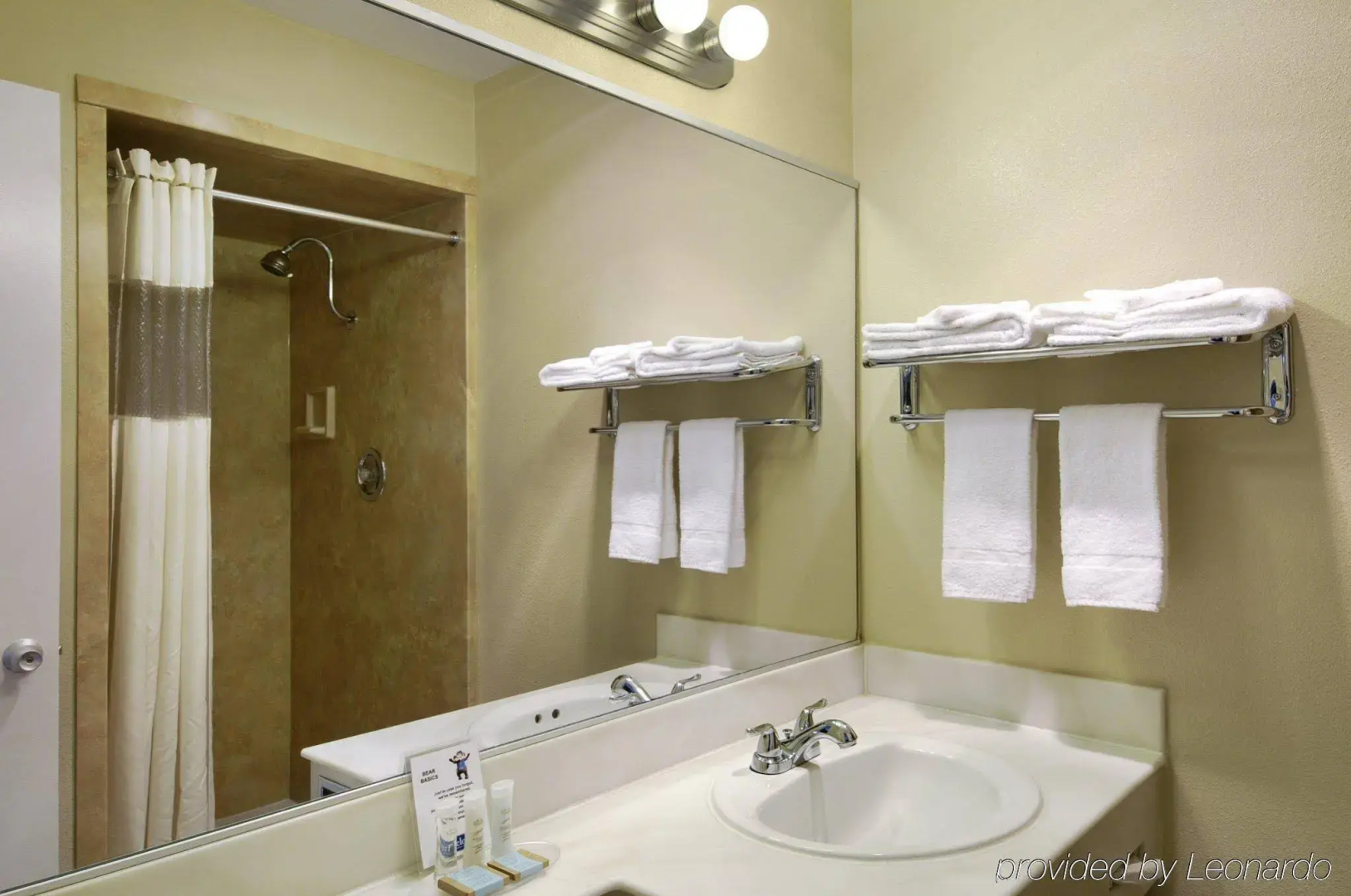 Travelodge by Wyndham Seattle University