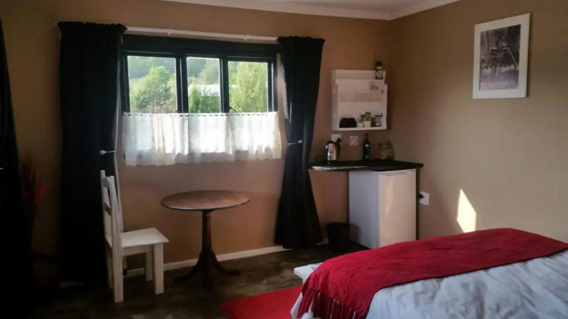 Woodcutters Guest House & Cottage