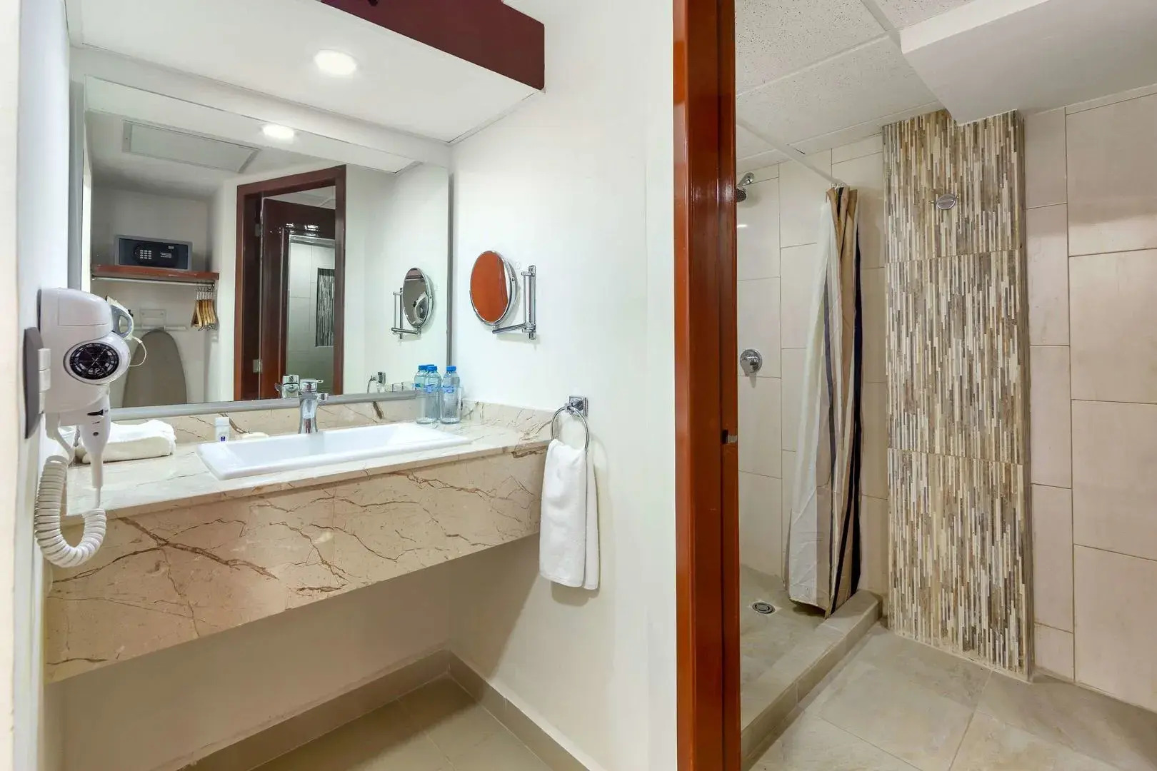 Hotel Hostal de Cortes