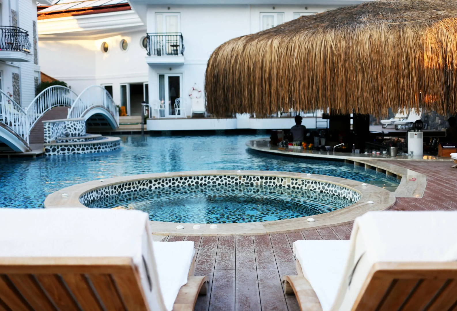 The PINEHILL Hotel & Suites