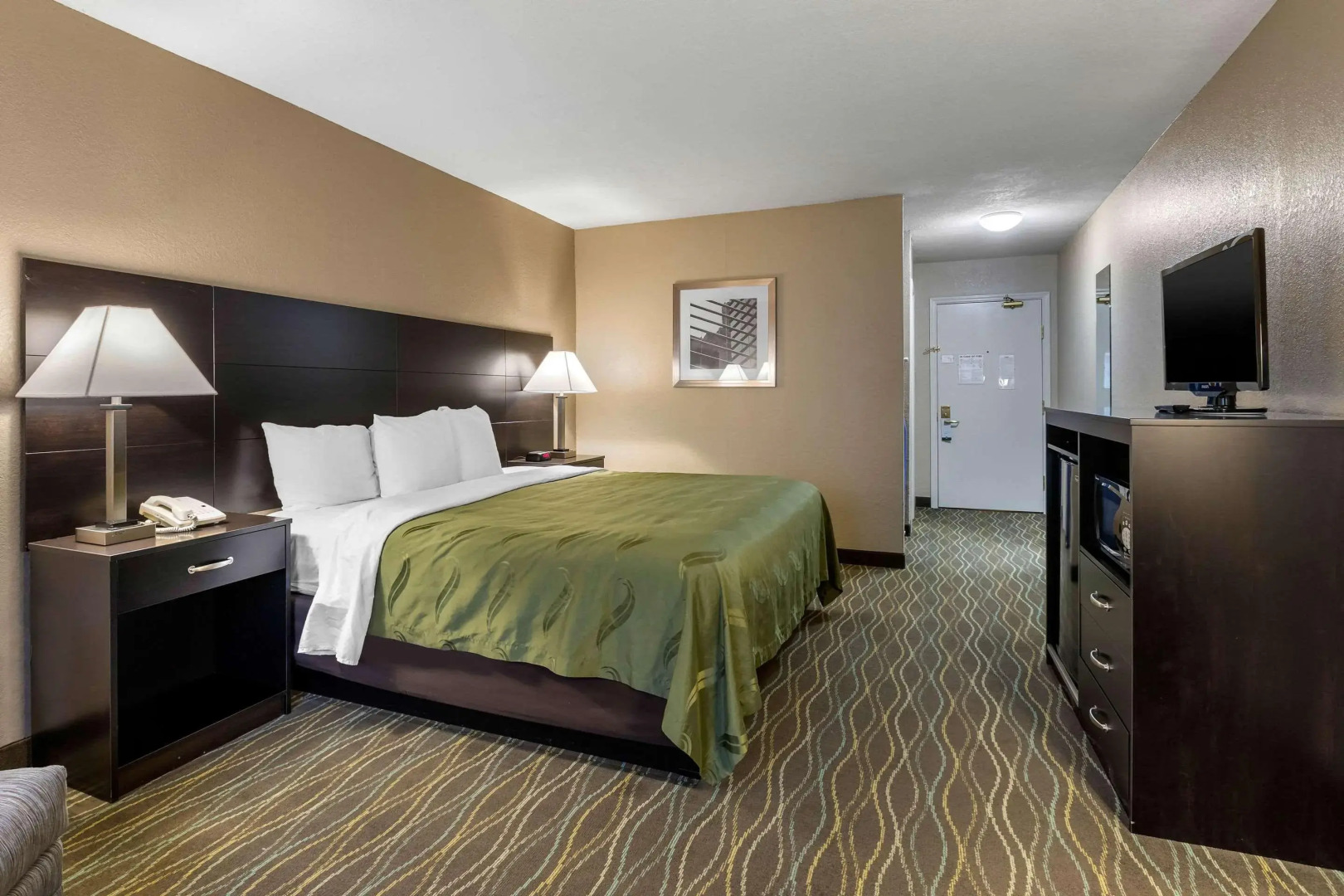 Quality Inn & Suites Des Moines - Merle Hay Road