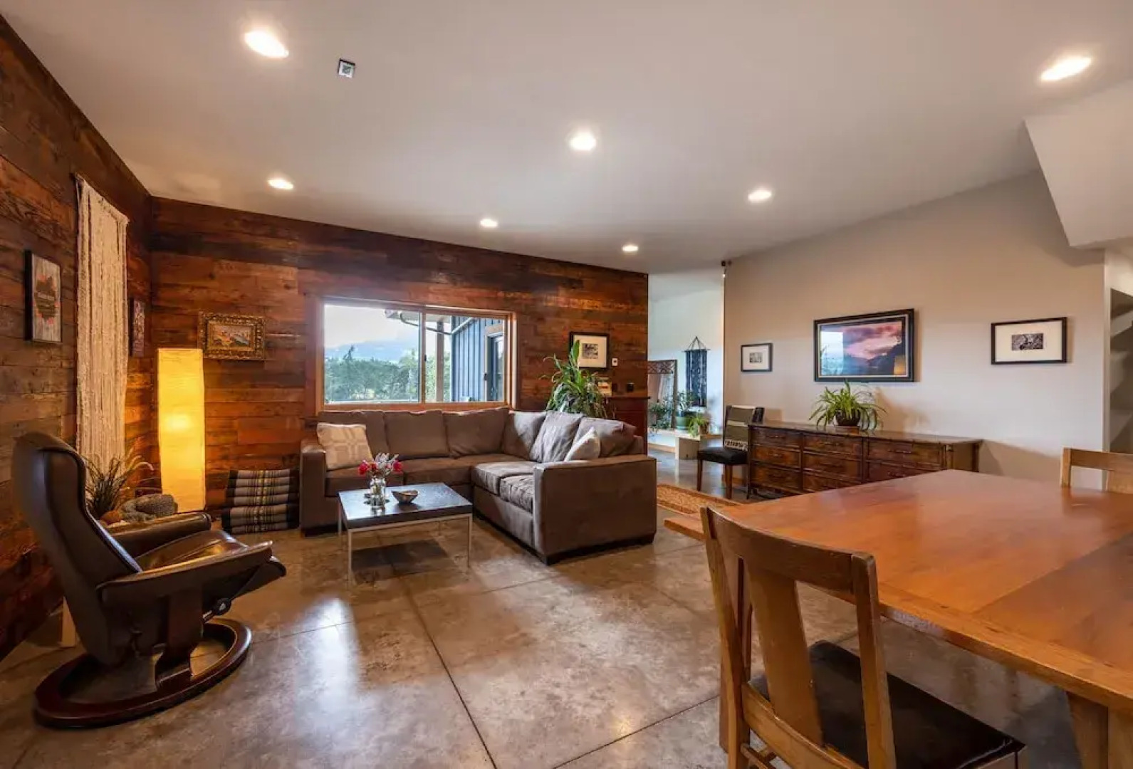 Zen View 2 Bedroom Home by Redawning