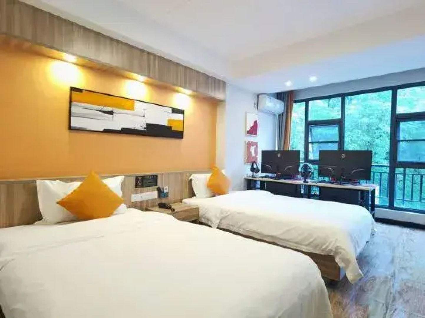 Oriental Home Building E-Sports Hotel