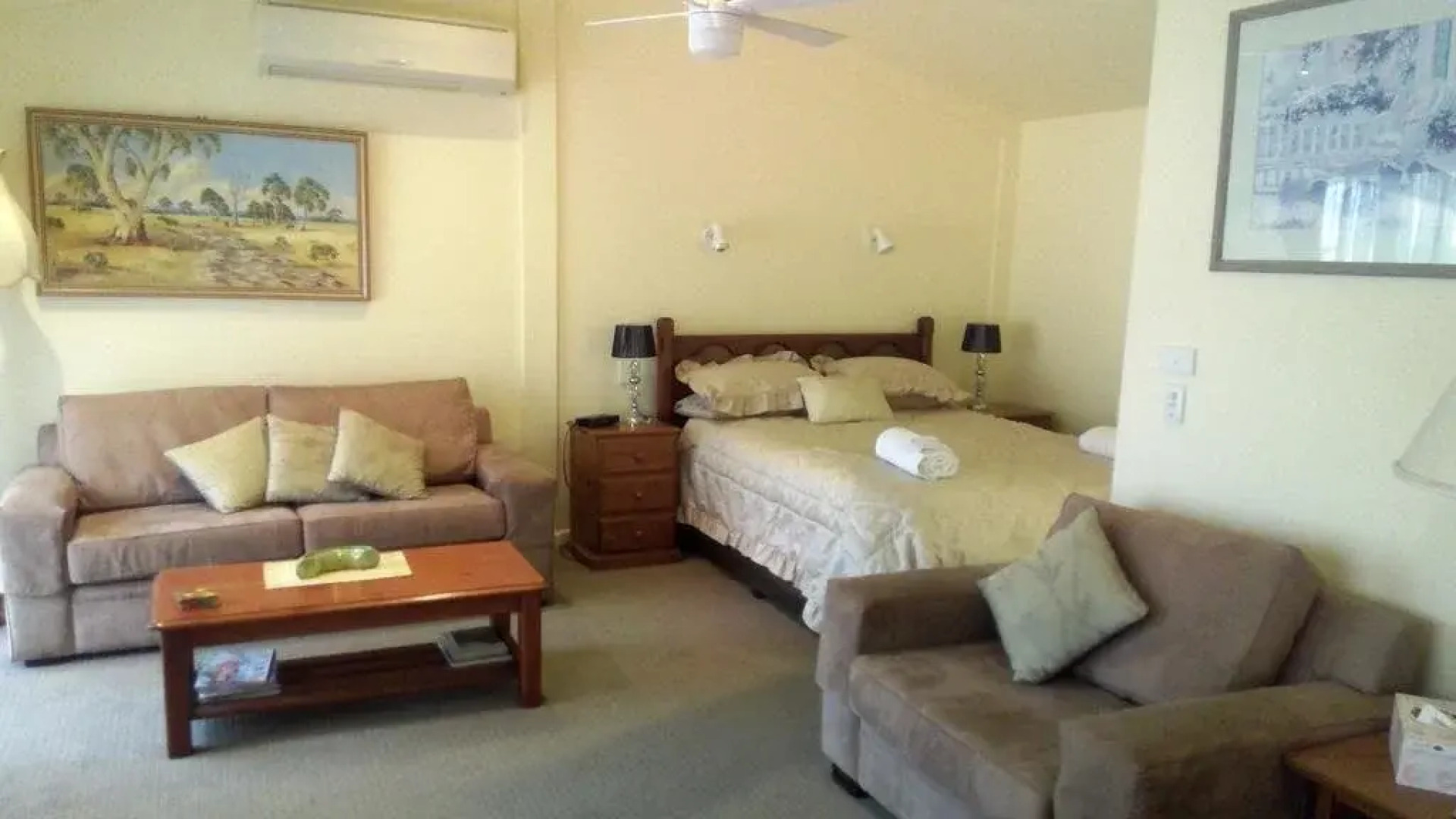 Courtsidecottage Bed and Breakfast