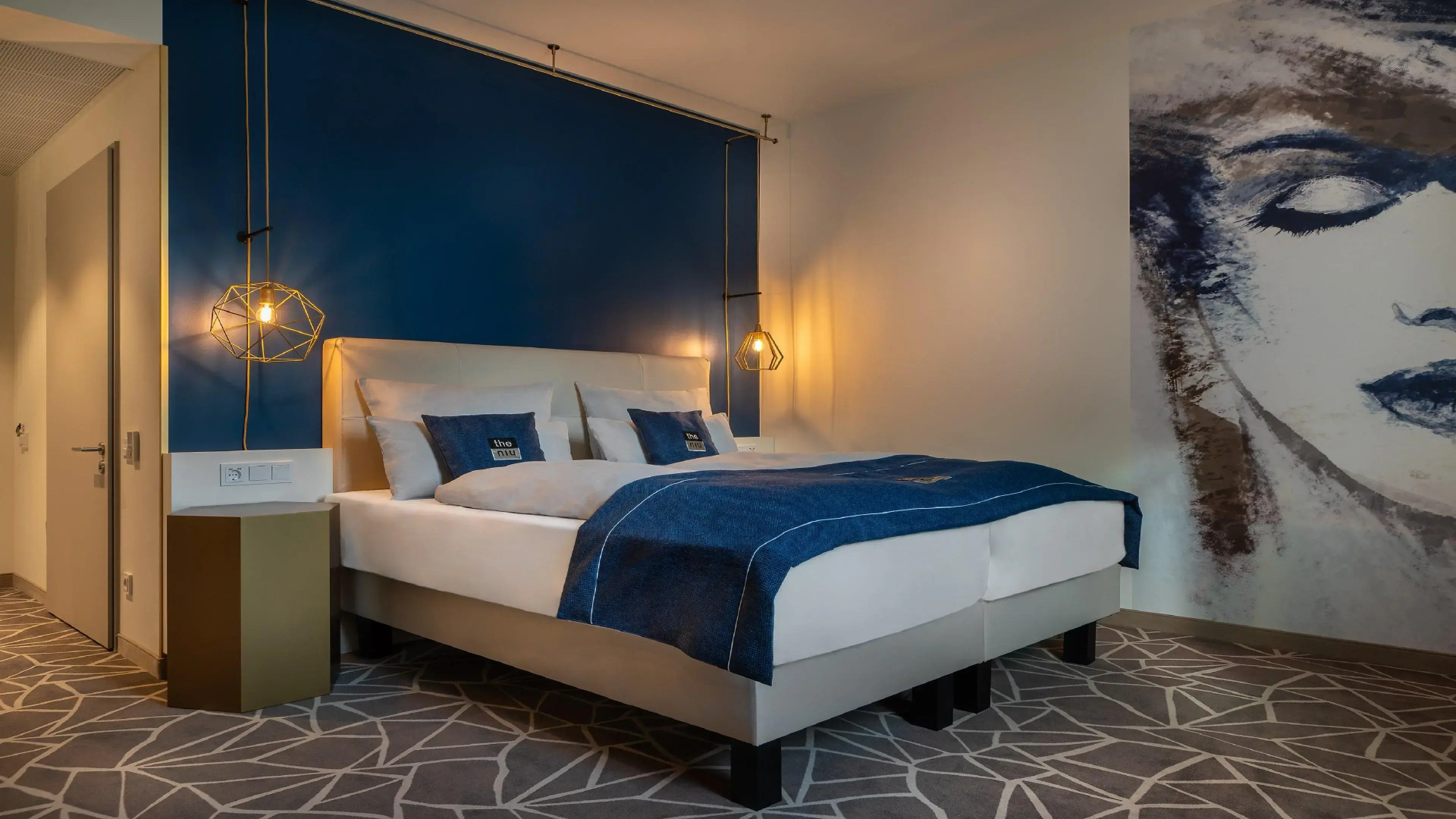 Holiday Inn - the niu, Ridge Halle Central Station by IHG