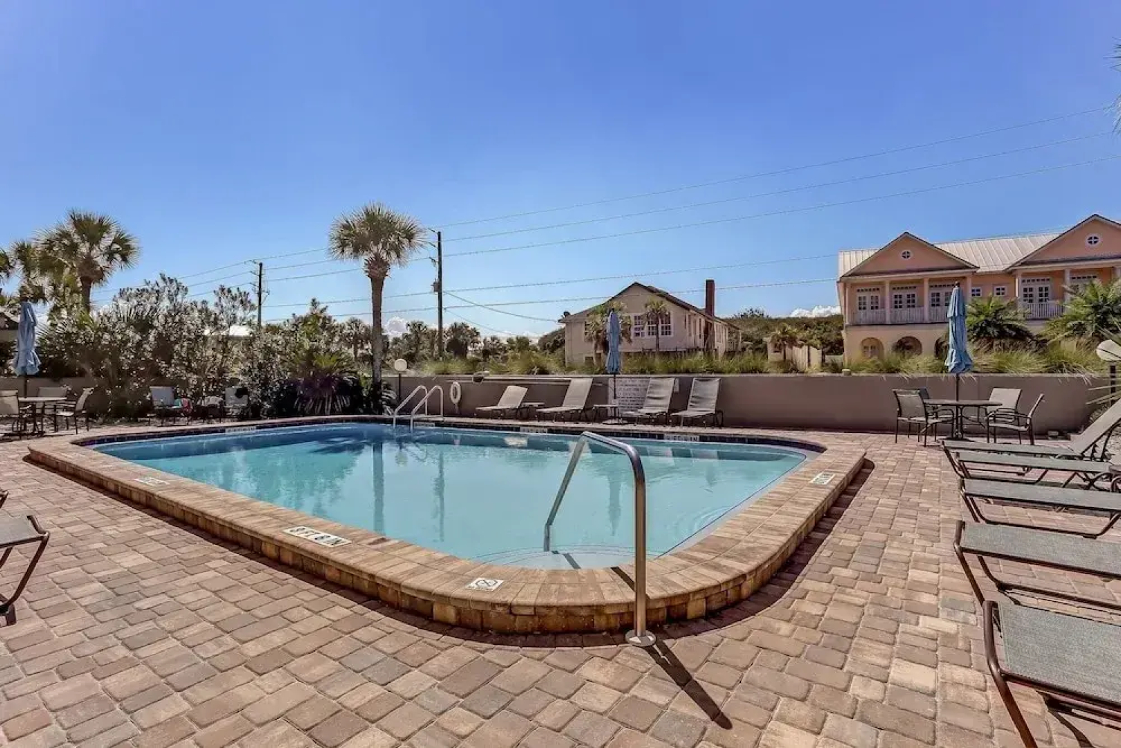 Rustic Theme Condo with Scenic Ocean View by RedAwning