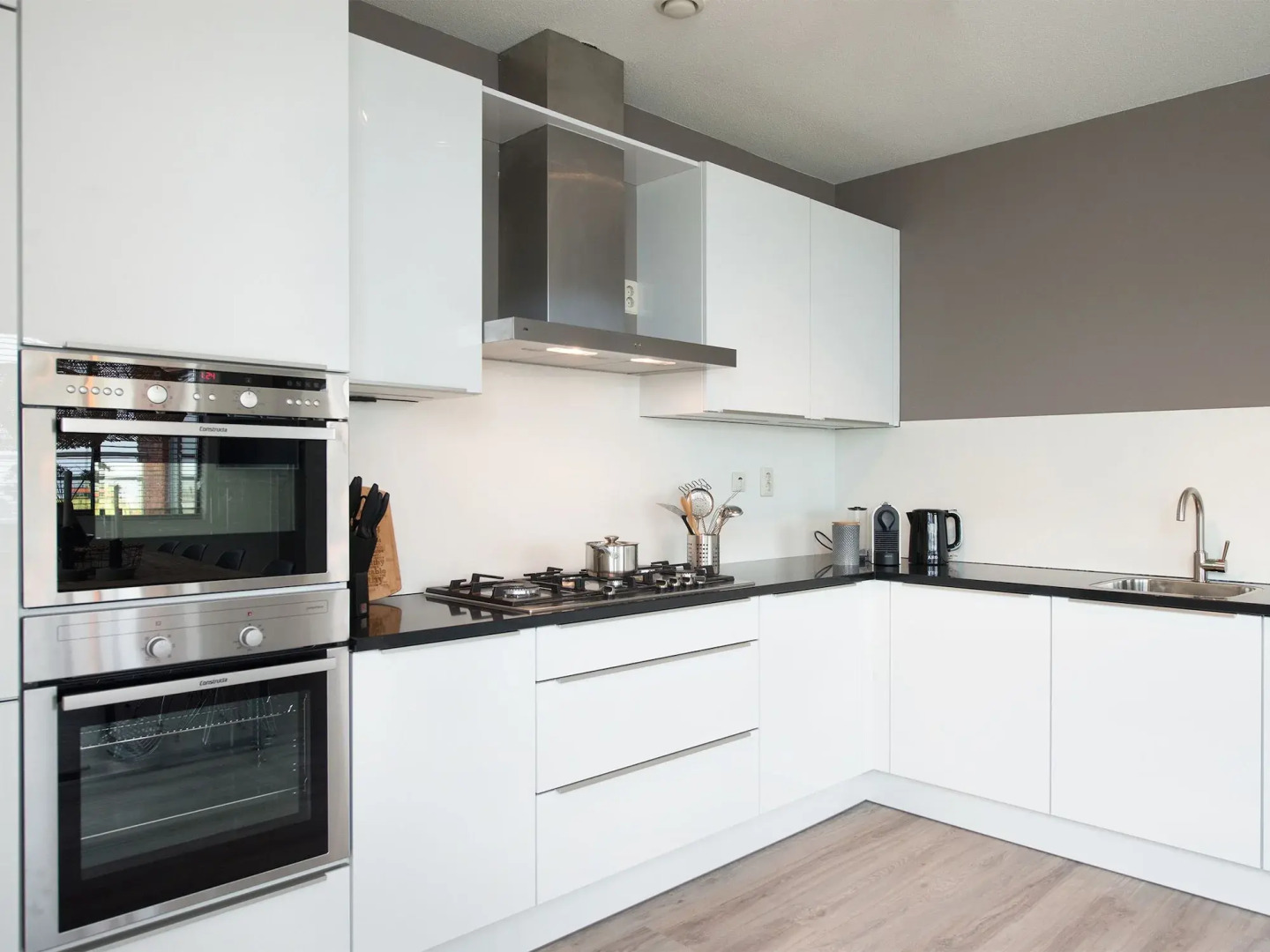 BizStay Harbour Scheveningen Apartments