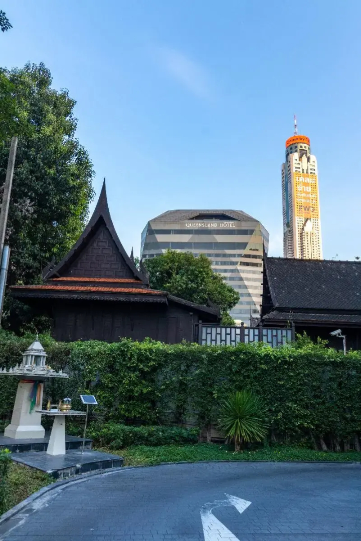 Queensland Hotel Bangkok
