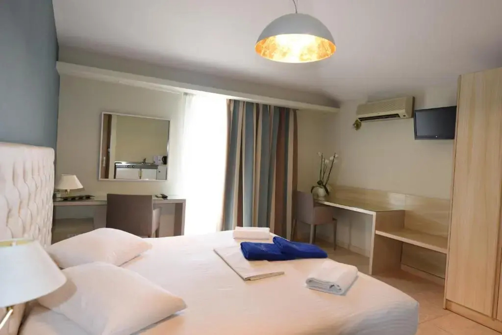 Viaros Hotel Apartments