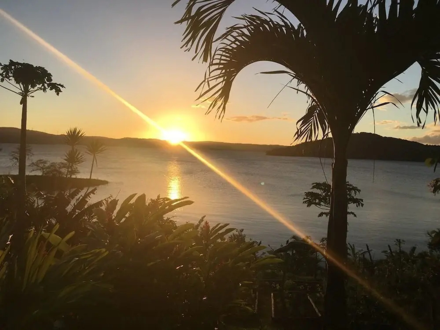 Bluebay Bugenvil Lake Lodge