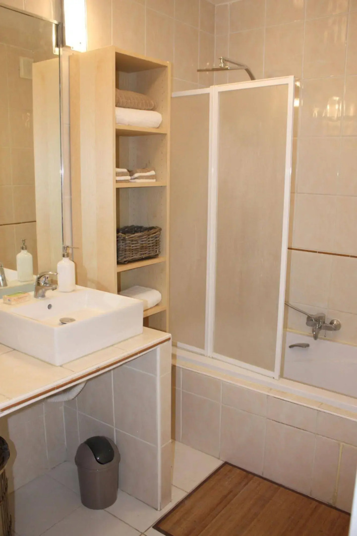 Happy Few - Le Blue Whale