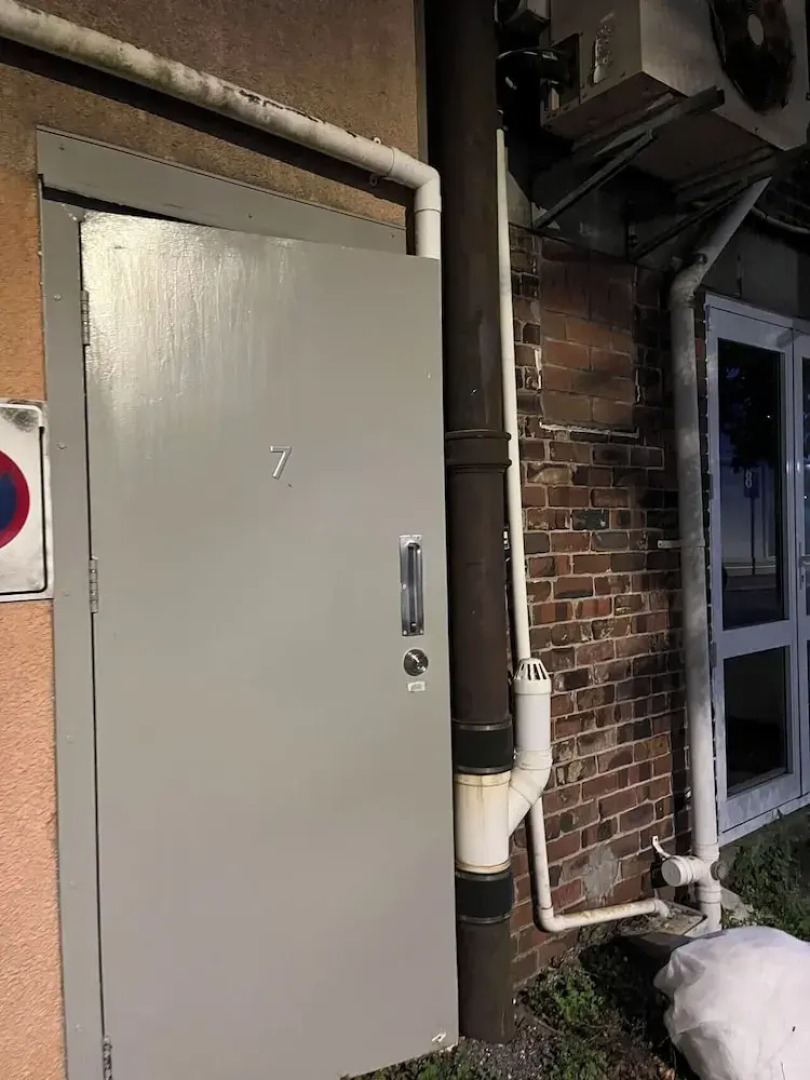 3 single and 2 sofa beds Studio Suite 7