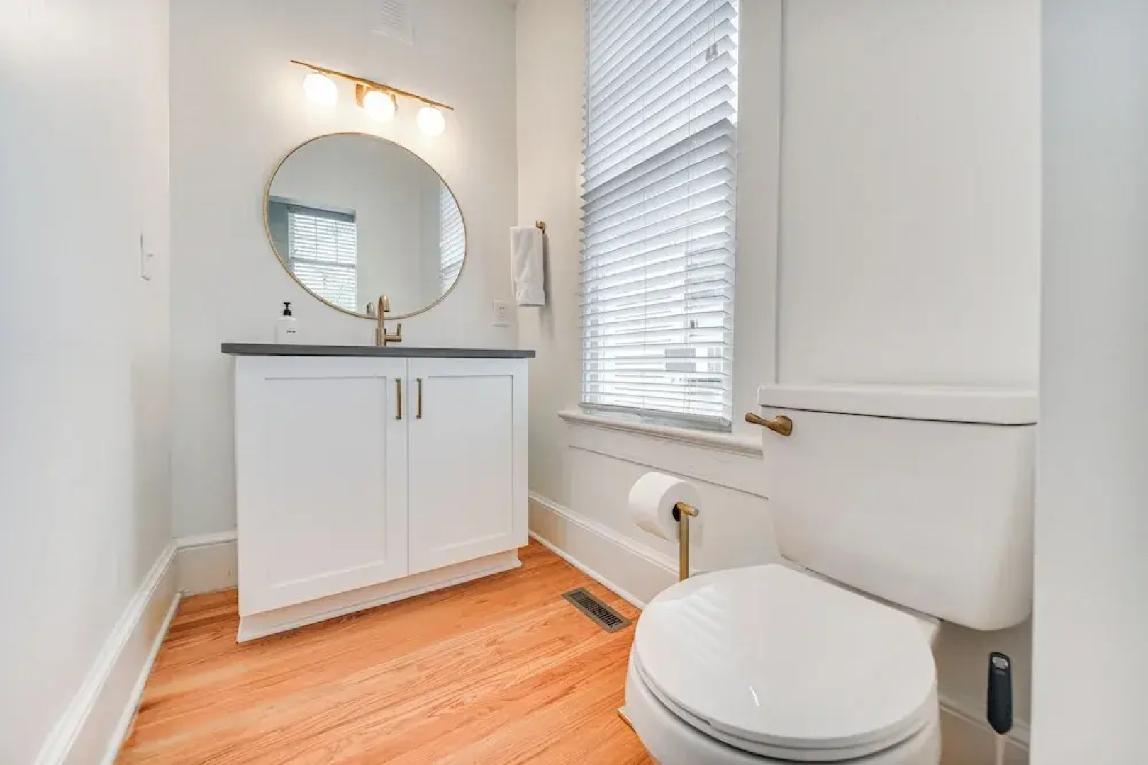 Elizabeth City Home w/ Fire Pit < 1 Mi to Downtown