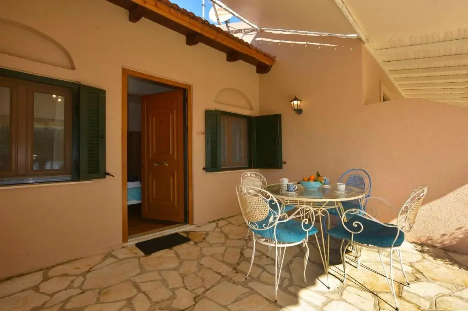 Renata Rooms & Studios