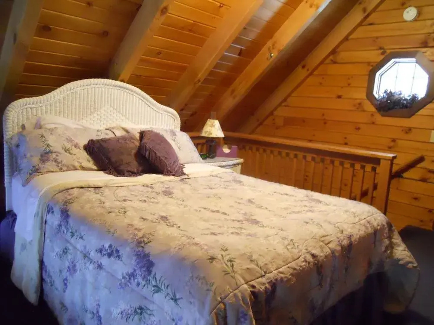 Cricket Hill Lodge & Cabins