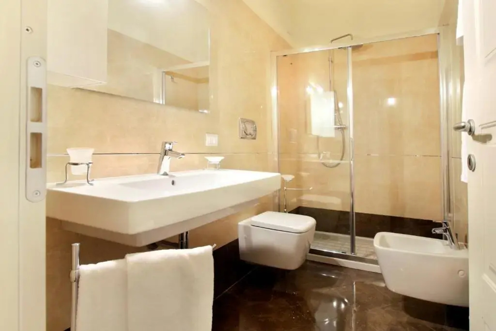 San Lorenzo Apartments