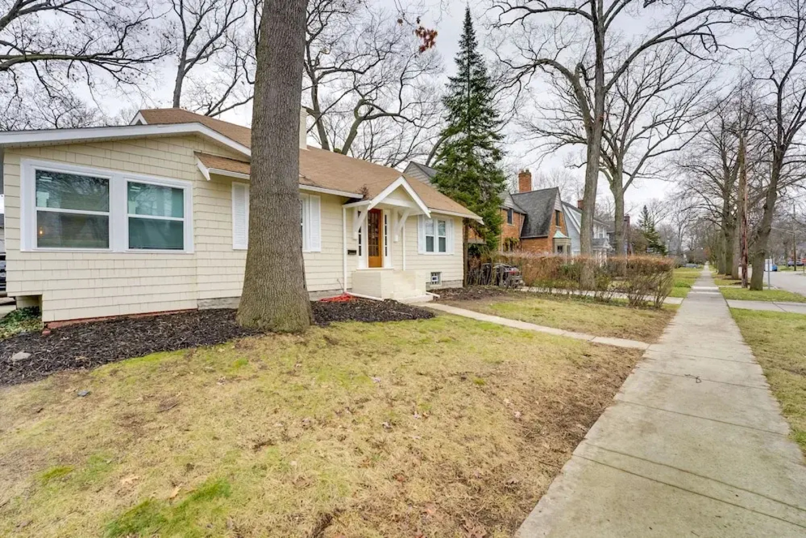 Dog-friendly Pleasant Ridge Home: 13 Mi to Detroit