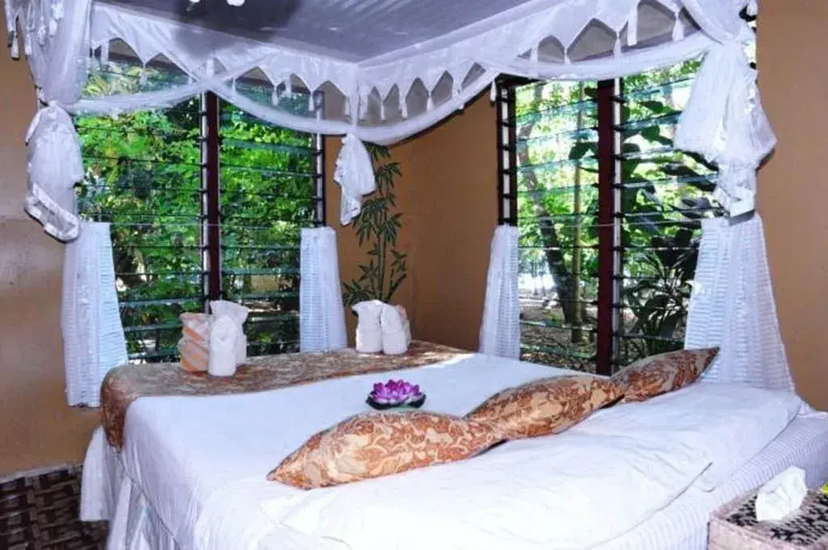 Dolphin Bay Divers Retreat