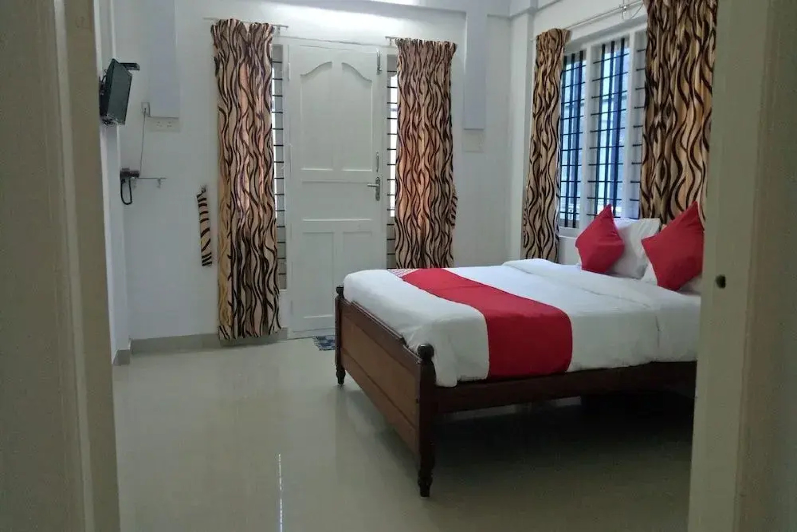 OYO 23503 Golden Valley Residency