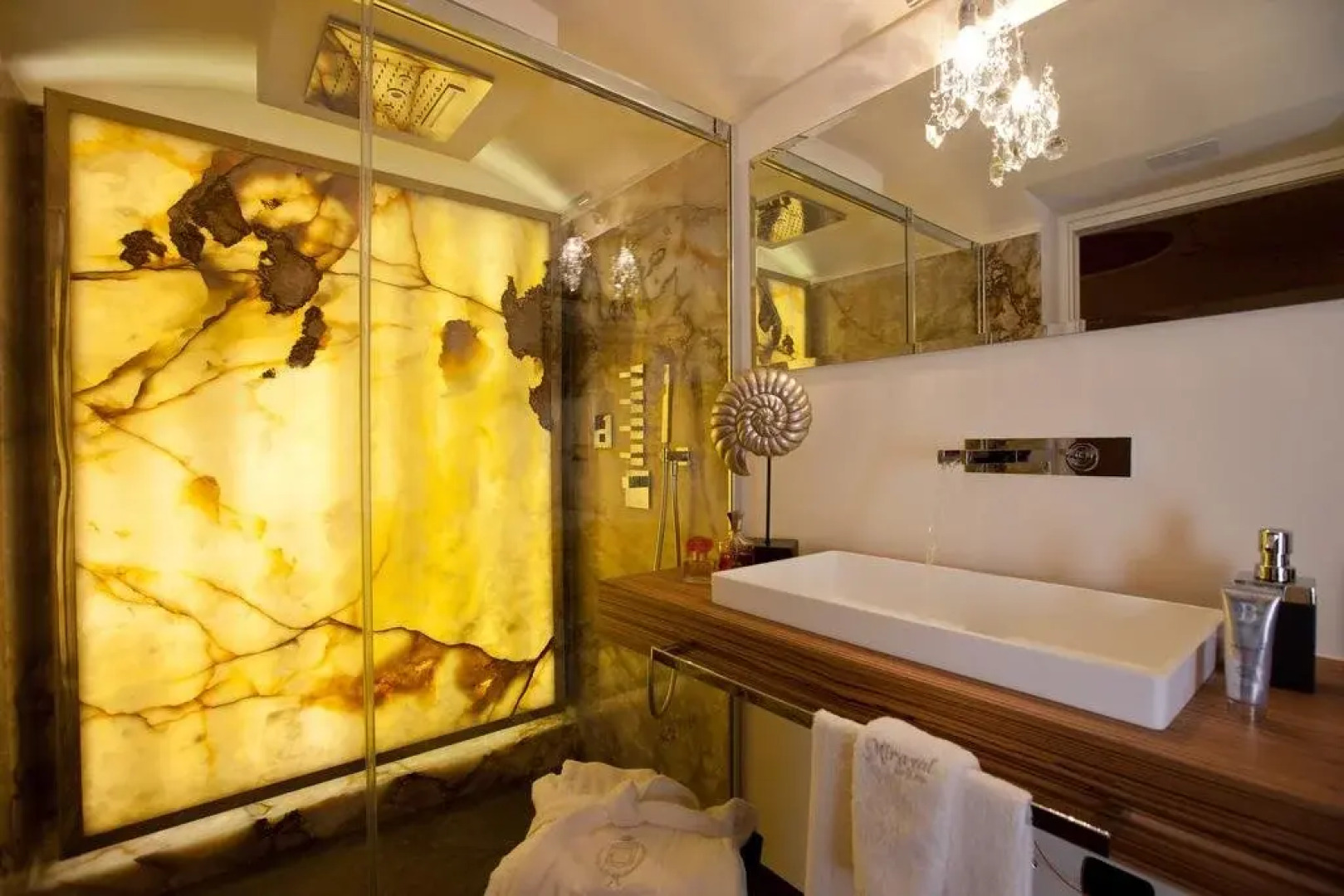 Quisigusta Miraval Suites B&B