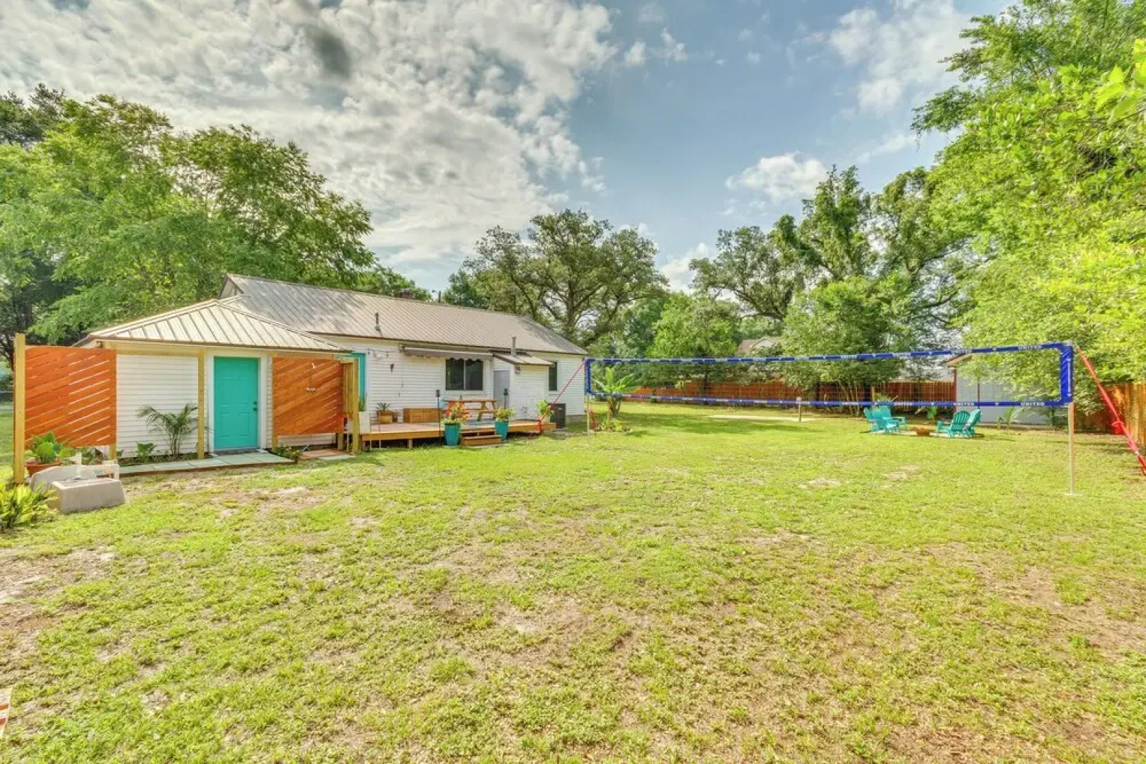 Retro-tropical Pensacola Home - 3 Mi to Downtown!