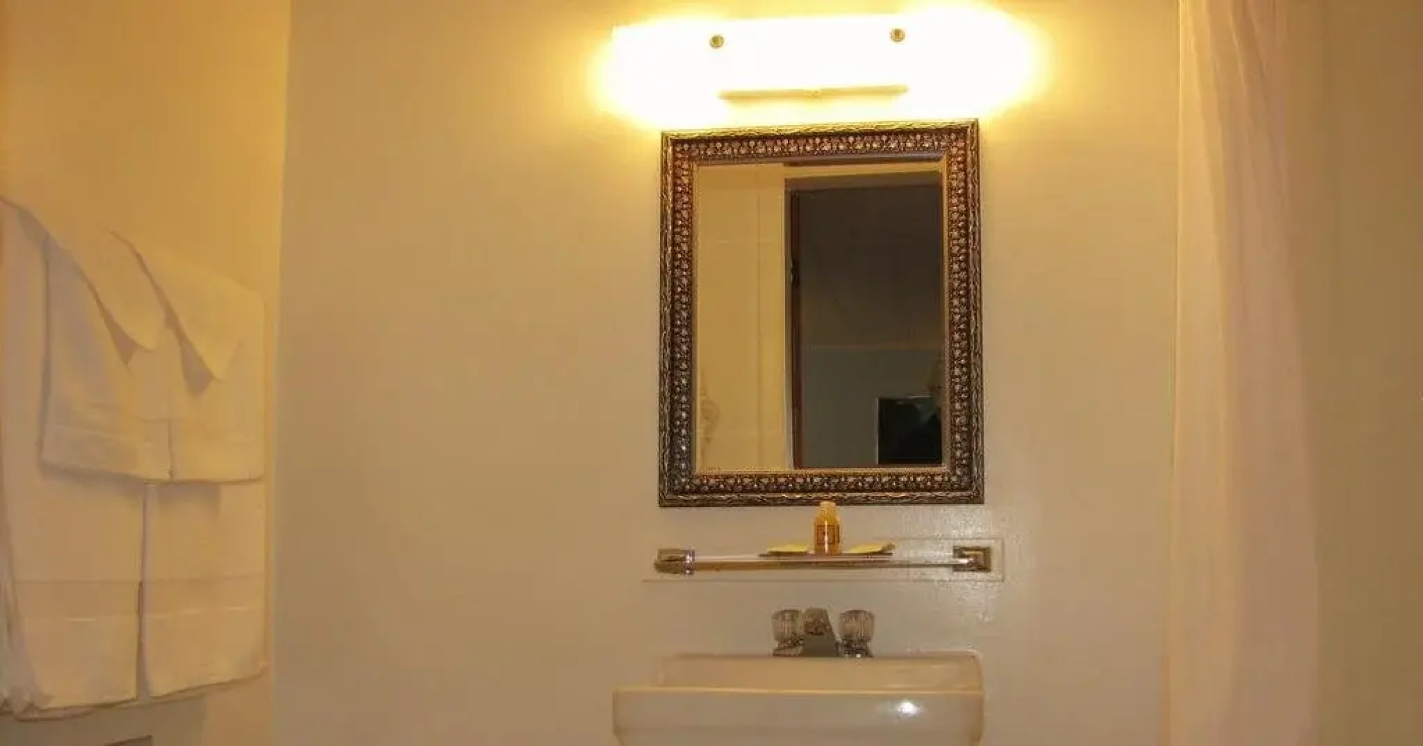 Colebrook Country Club & Hotel