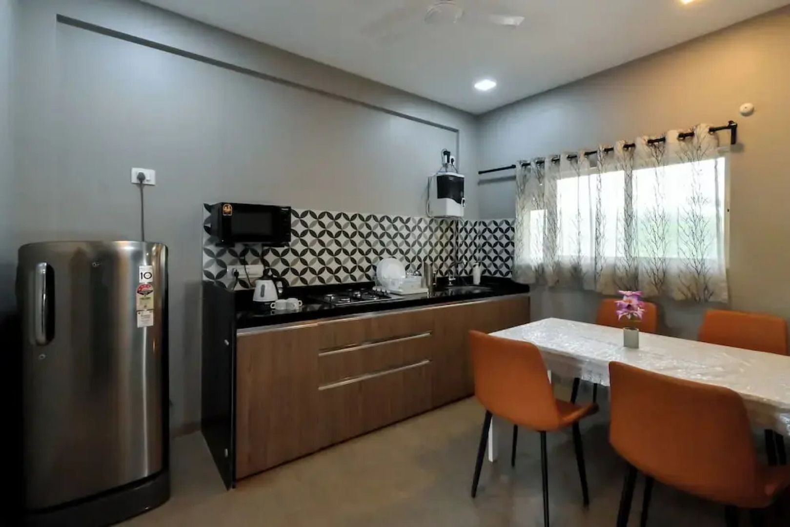 Hotel Sadhana Executive