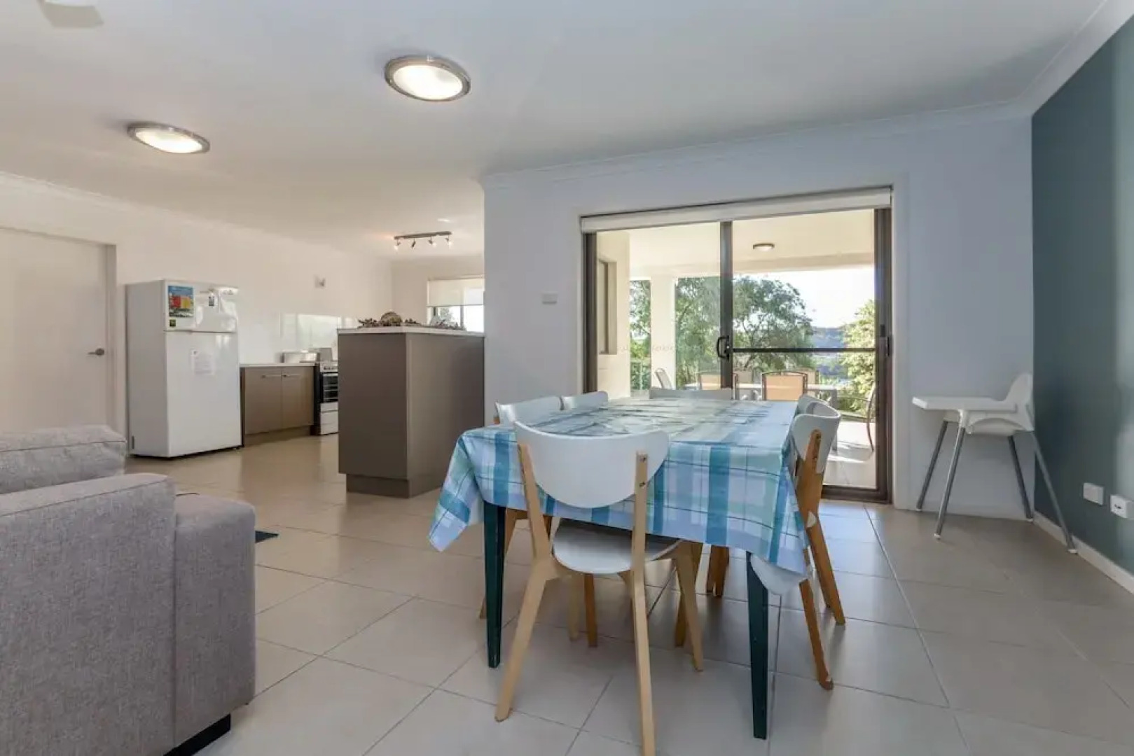 Beach House, Pacific Road, 1/20