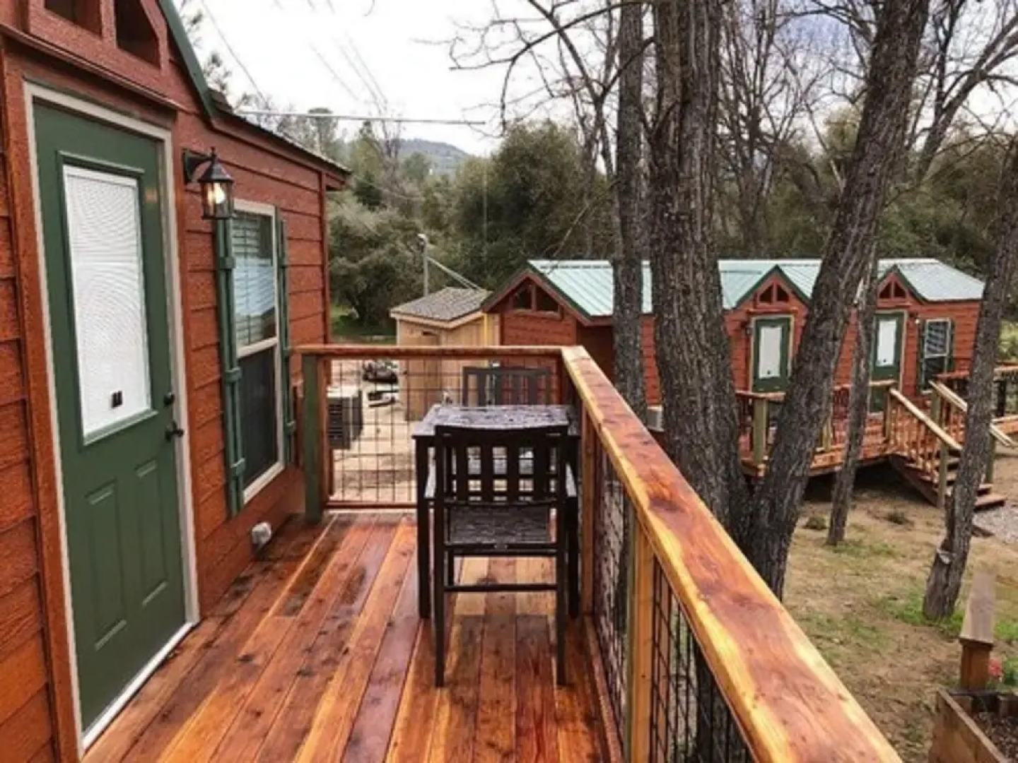 Queen's Inn By the River